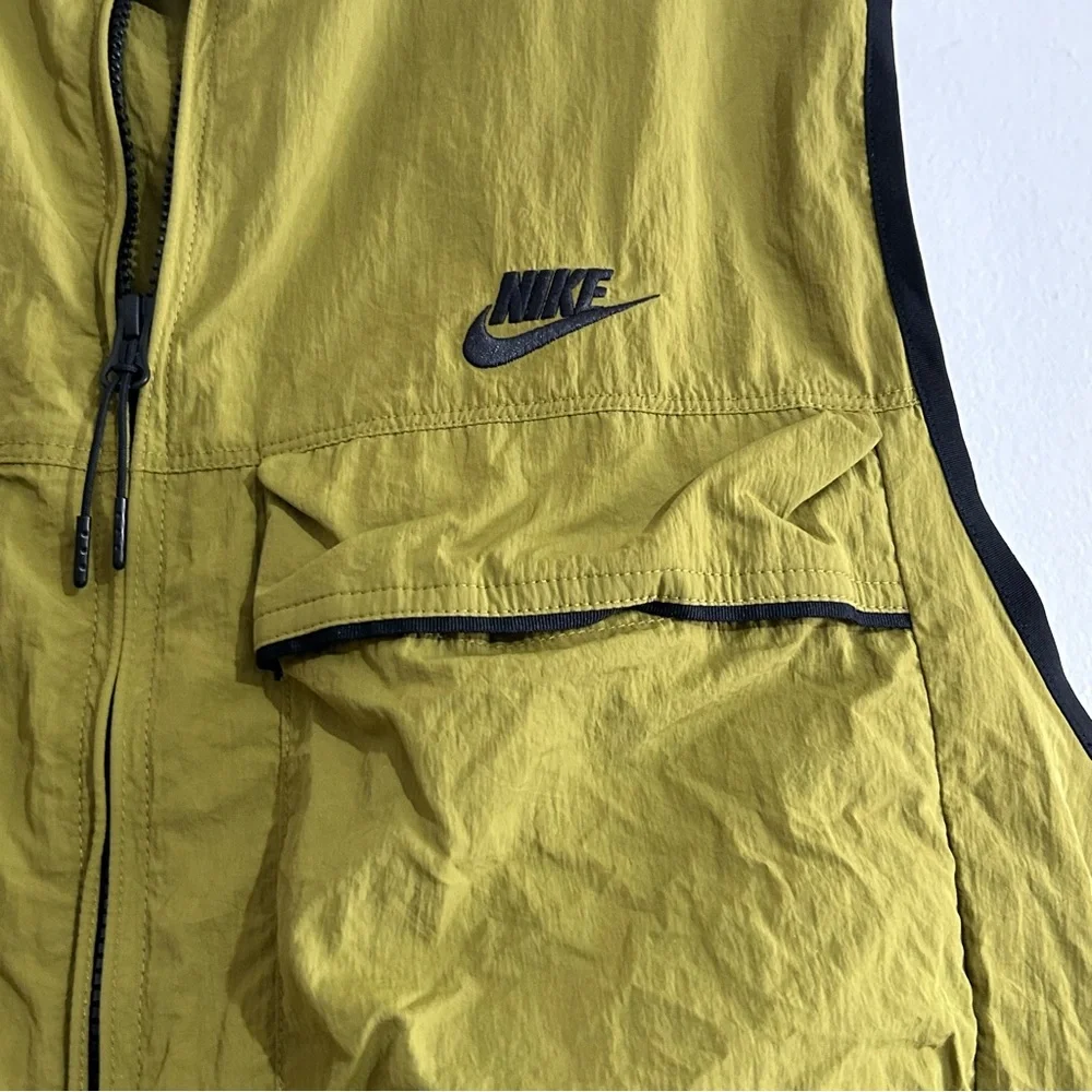 Nike Tech Woven Utility Repel Zip Up Vest Green Medium Gorpcore Outdoor Granola
